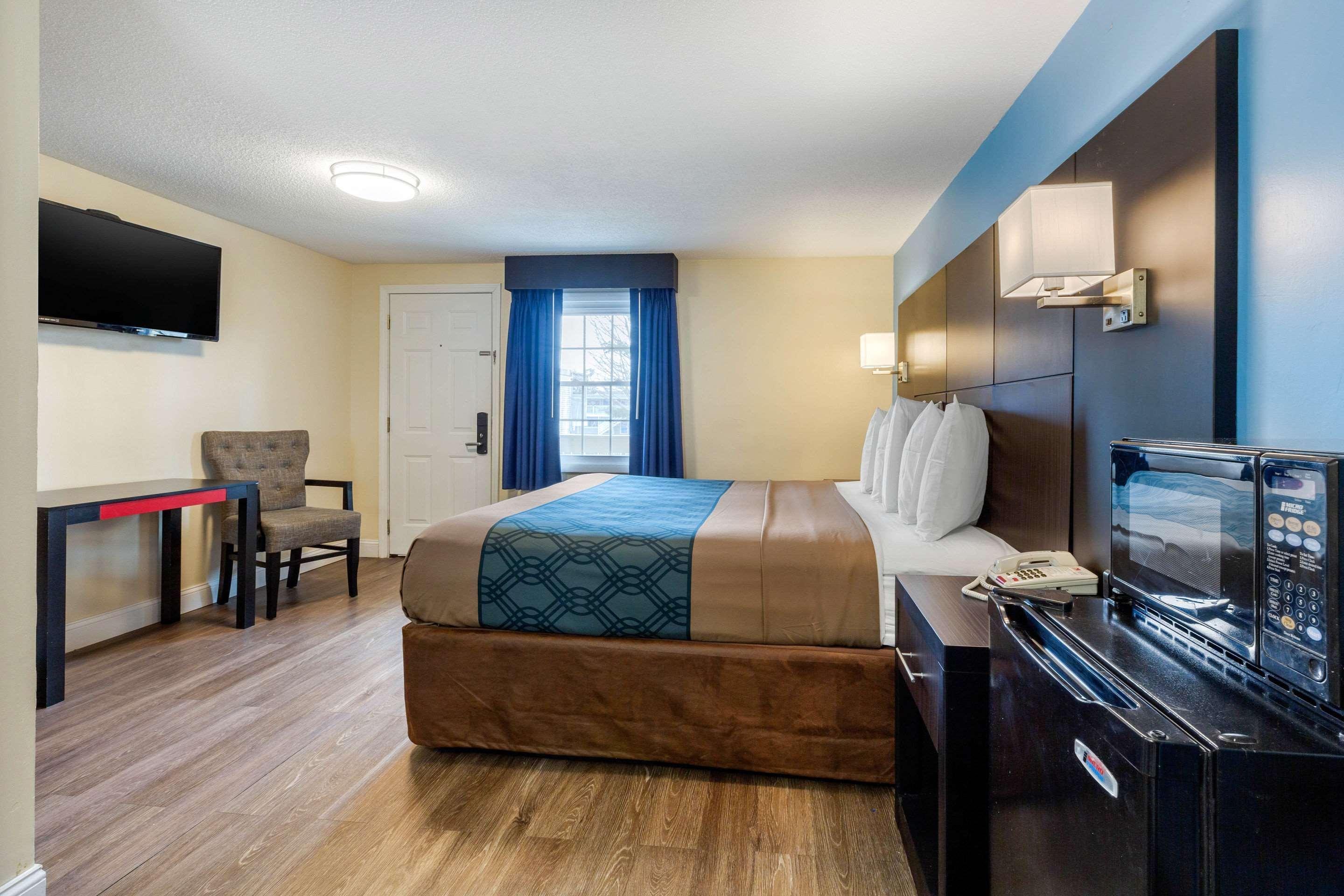 Econo By Choice - Cape Cod *
